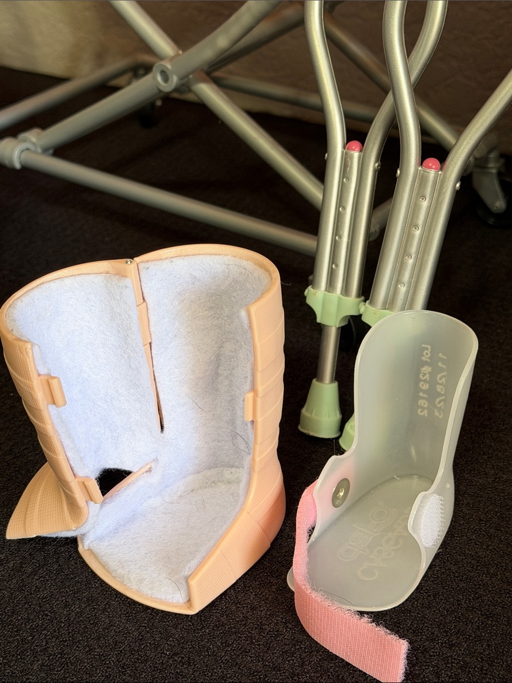 Our Generation 18” Dolls Gurney Hospital Bed Wheelchair Crutches & Cast Medical - Picture 13 of 15